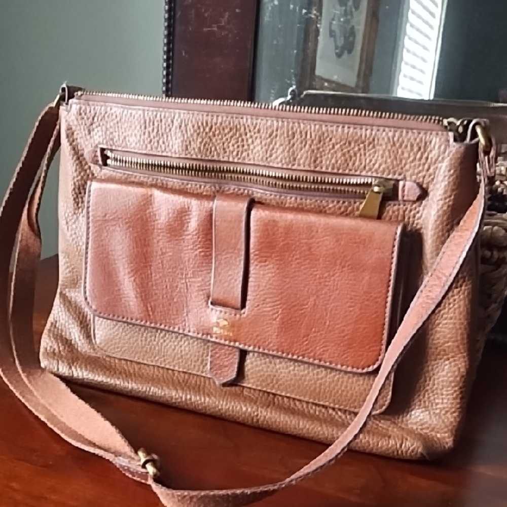 Fossil Kinley Medium Brown Pebbeled Cowhide Leather Crossbody Purse Bag Satchel
